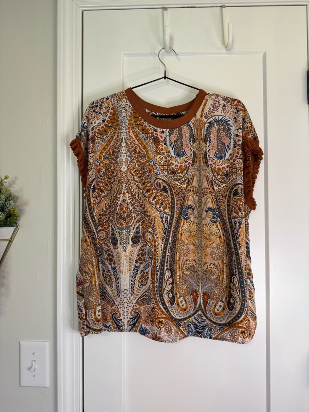 T. Tahari Rust Brown Paisley Top